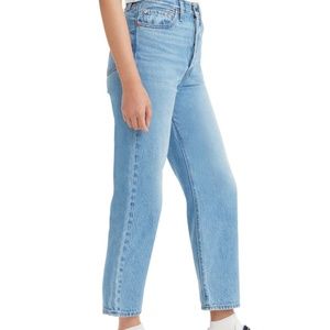 Levis Ribcage Straight Ankle Jean